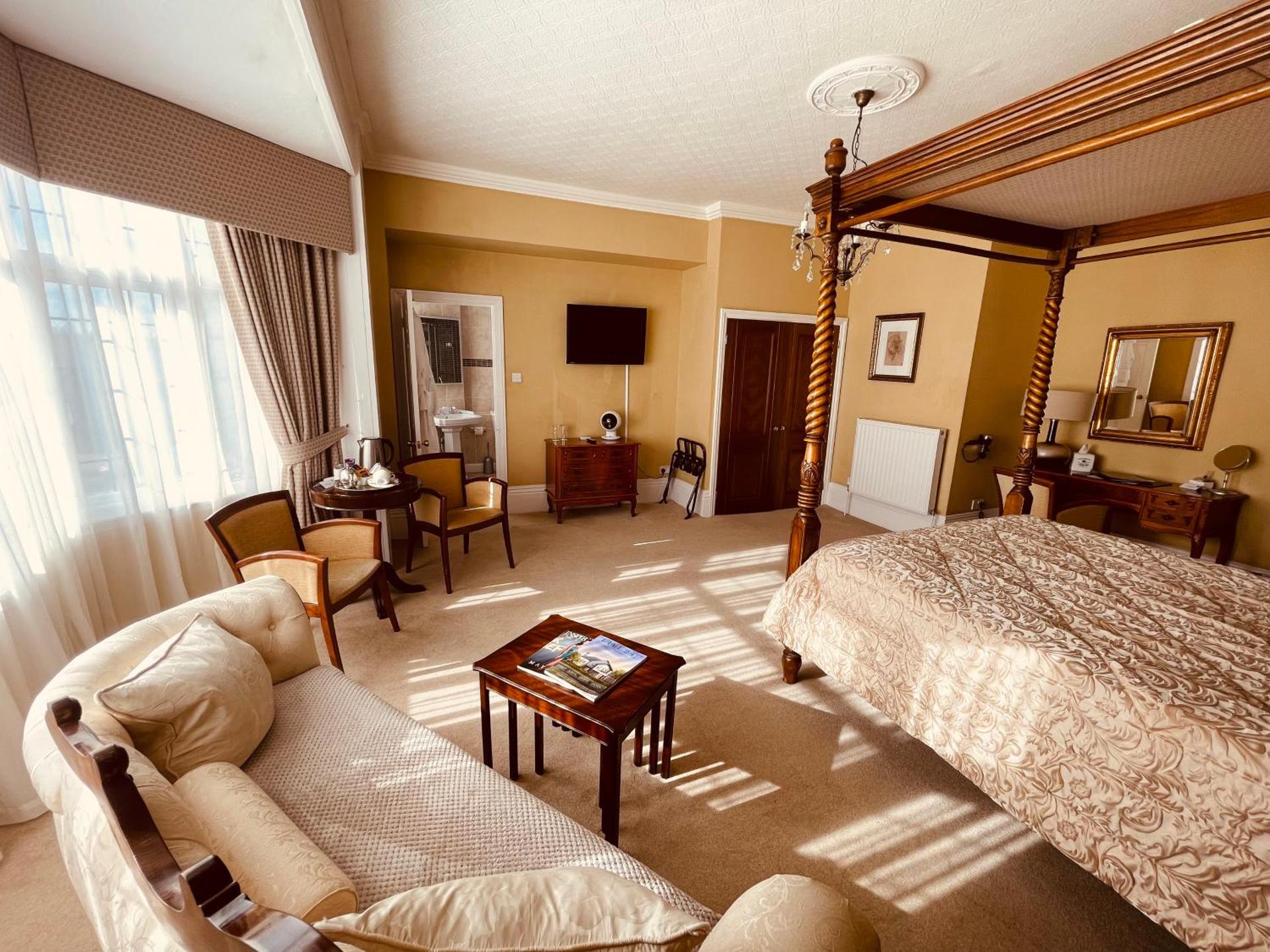 Photo of the whole room