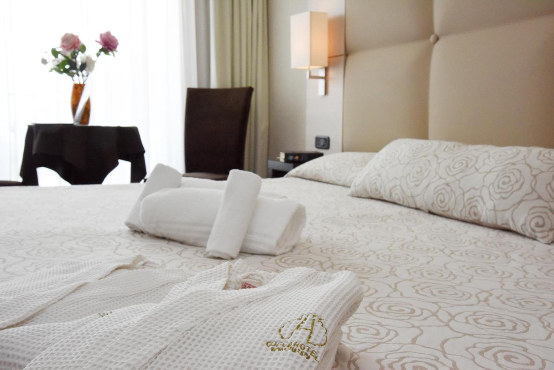 Deluxe Double or Twin Room with Lake View