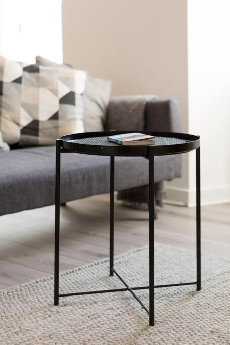 Modern & bright 1 bed for 4 close to city centre!