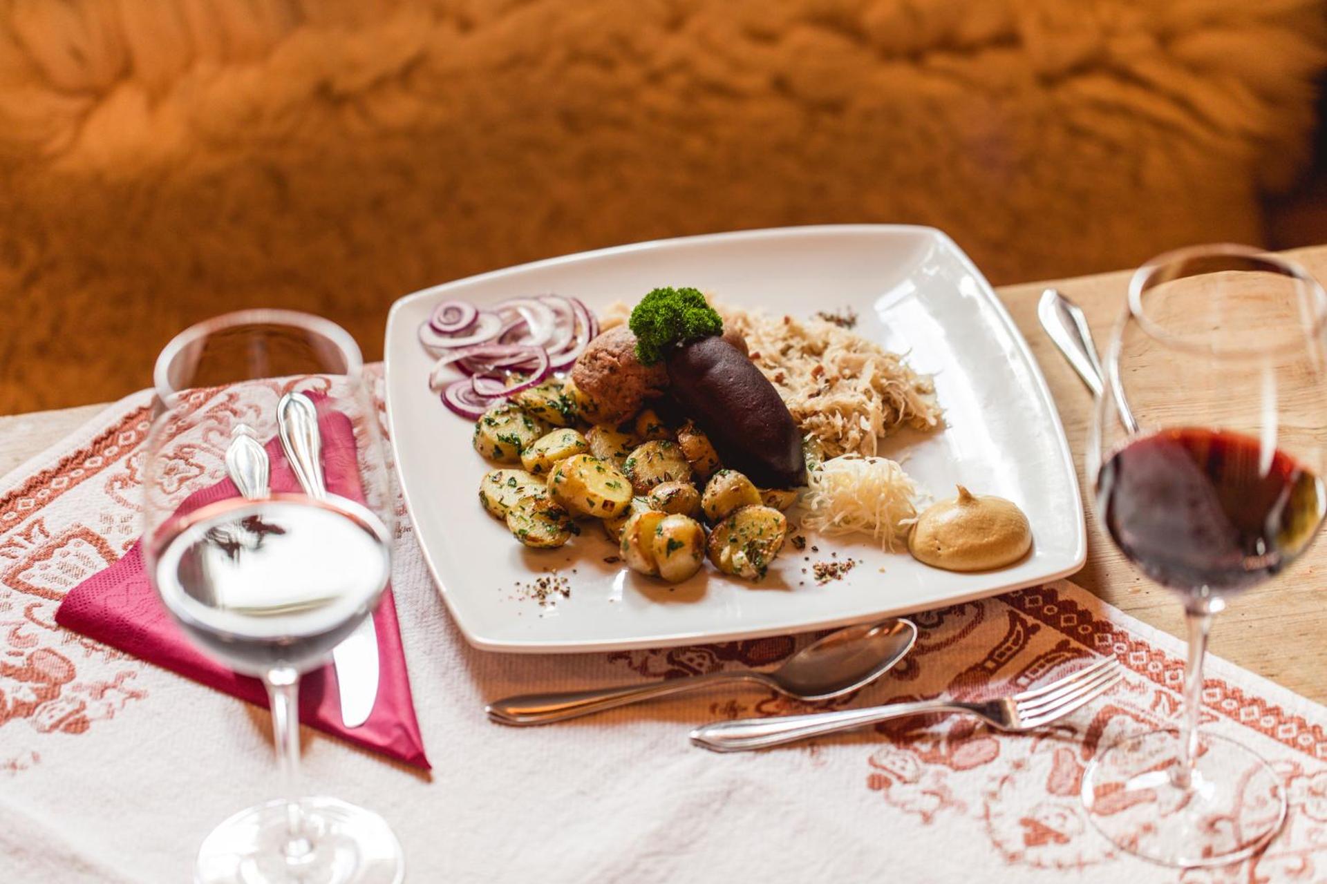 Restaurant/places to eat