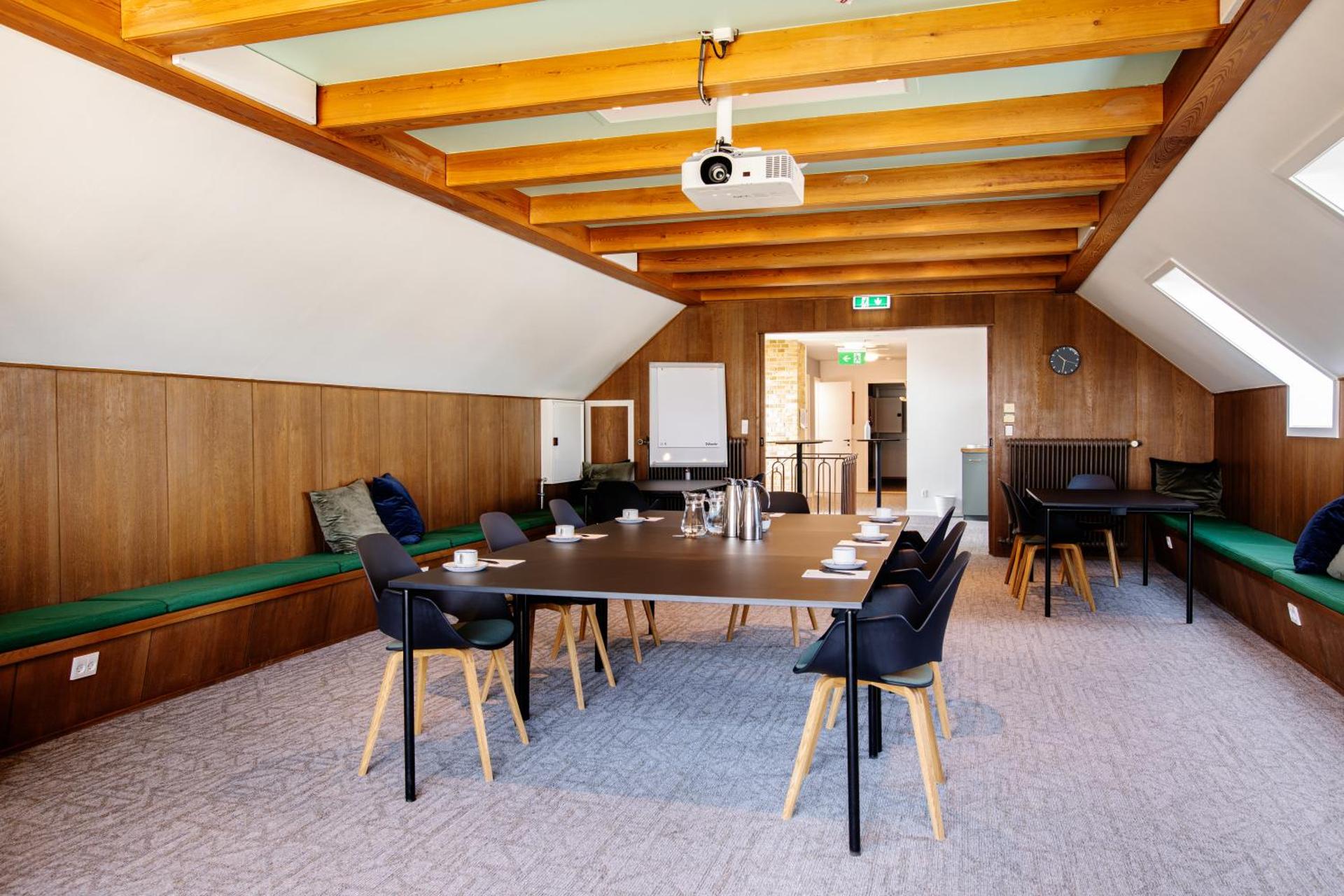 Communal lounge/ TV room