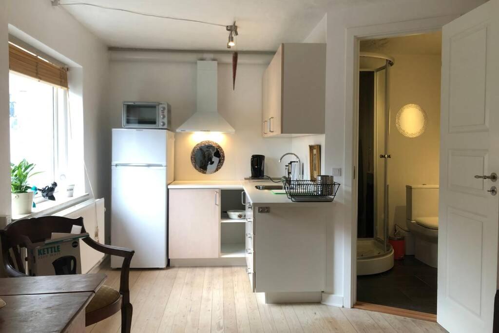 AppleFlower Farm retro apartment