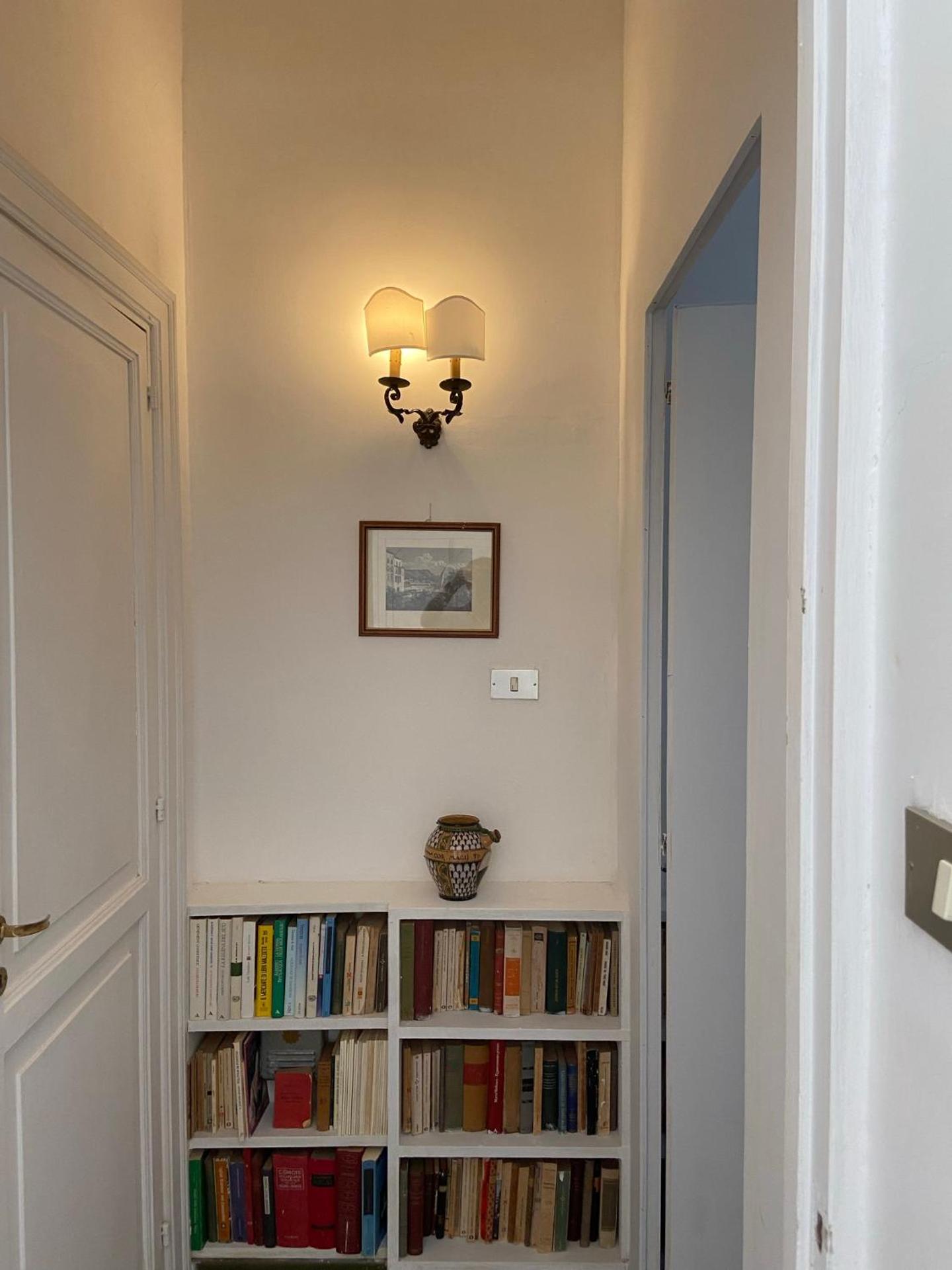 Rooms in San Domenico Maggiore 3