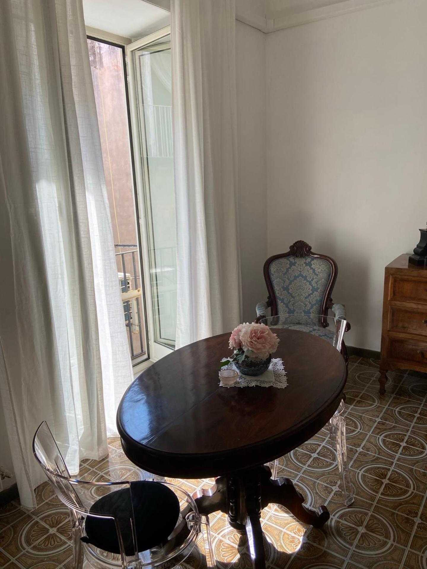 Rooms in San Domenico Maggiore 3