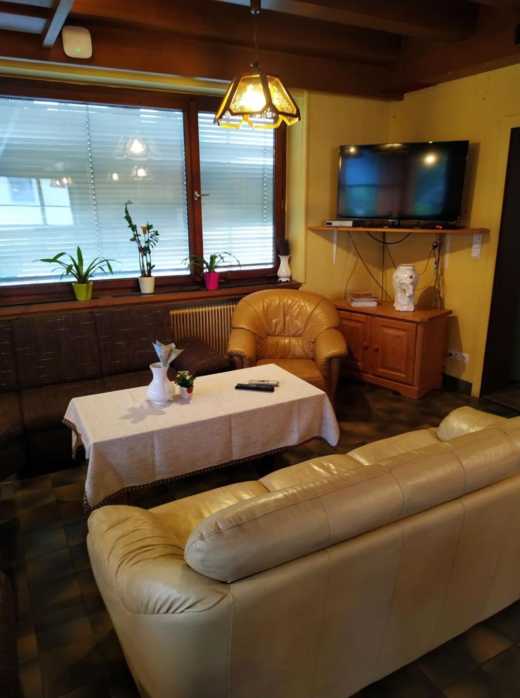 Communal lounge/ TV room