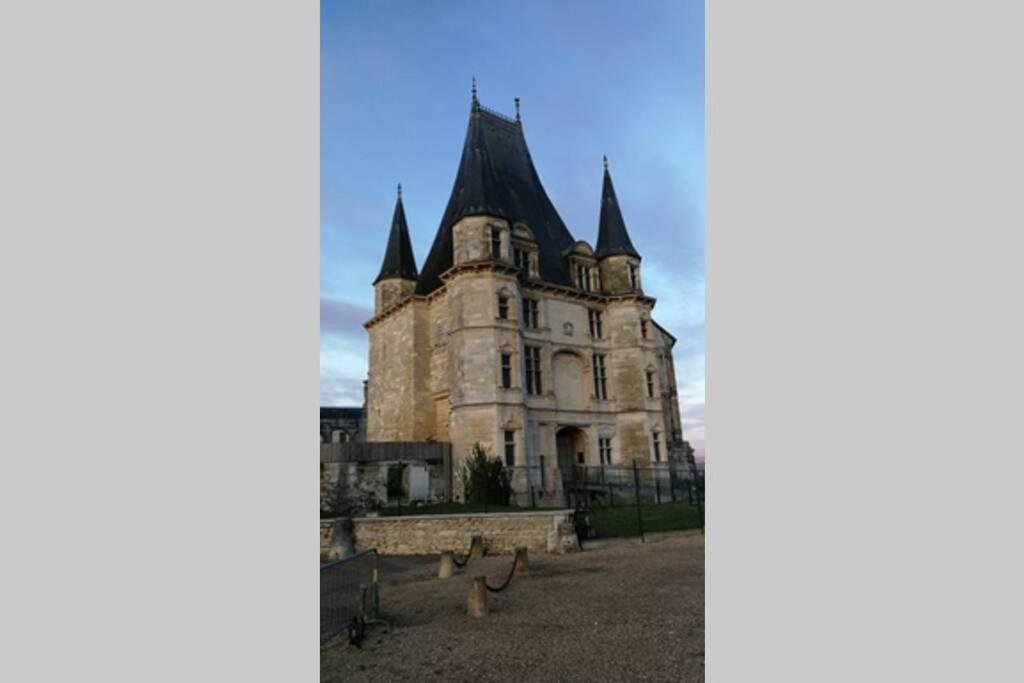 studio cosy TV WIFI confortable et chaleureux