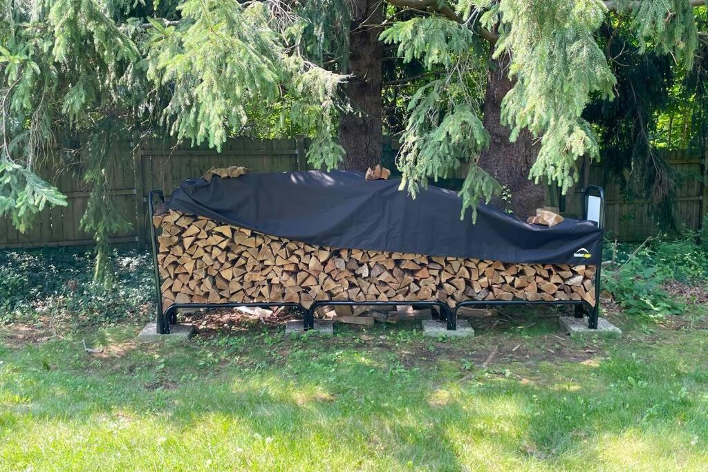 Newly Renovated Carriage House Near Town & Beaches