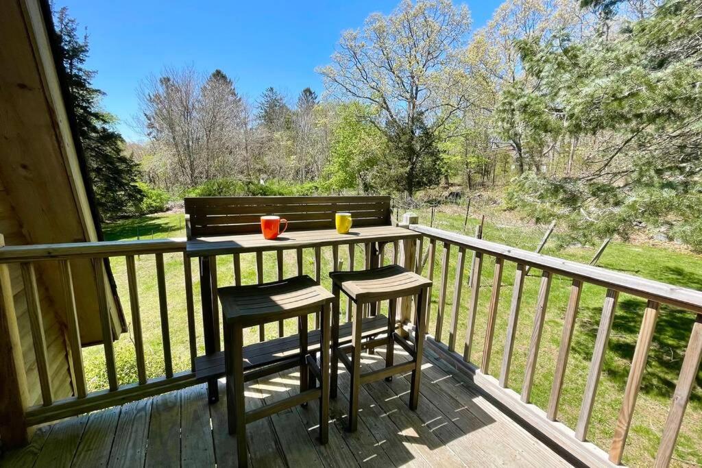 Newly Renovated Carriage House Near Town & Beaches