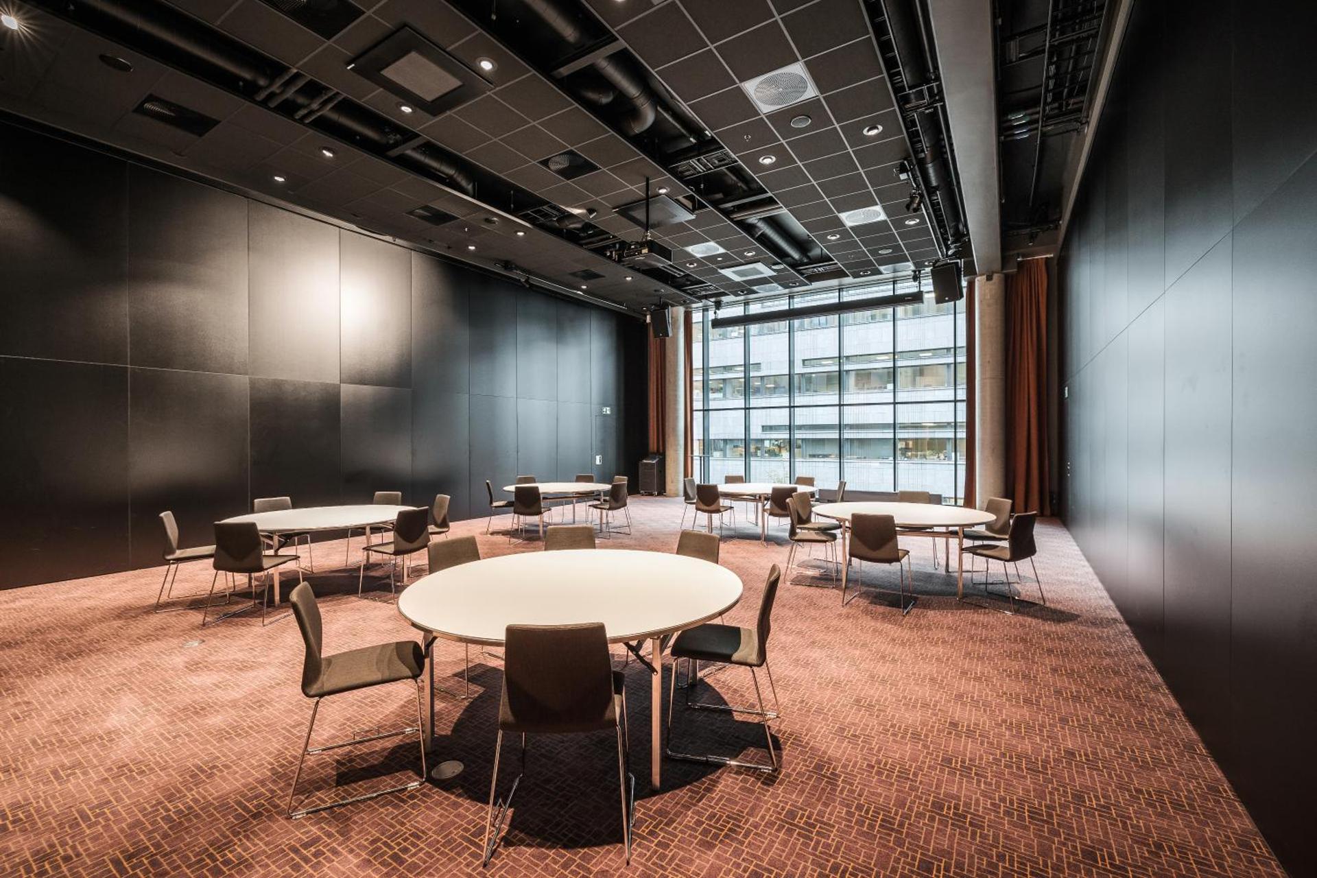 Meeting/conference room