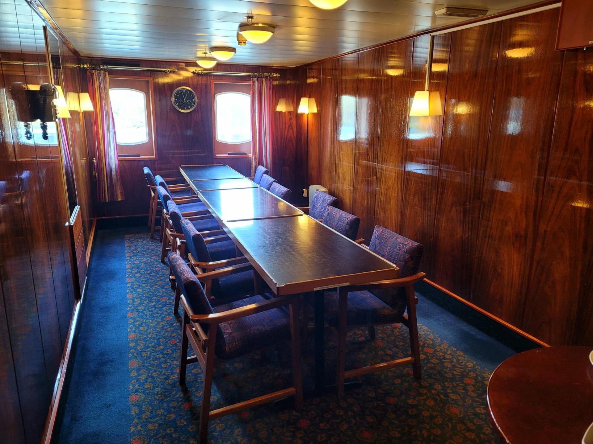 Meeting/conference room