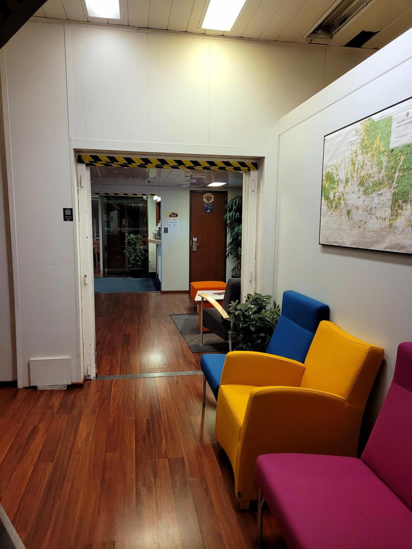 Communal lounge/ TV room