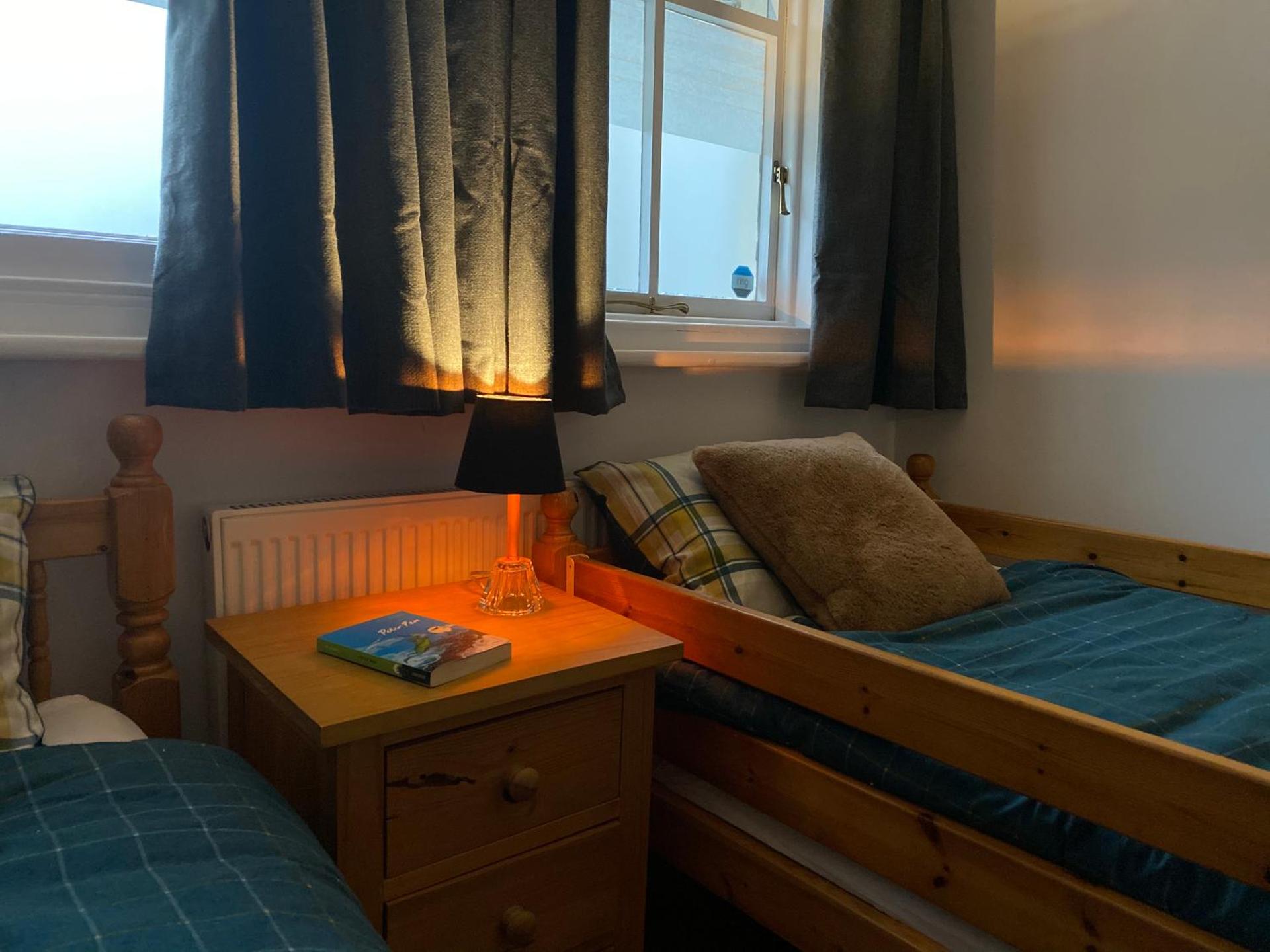 Spacious luxury flat in Swanage, close to beach with parking