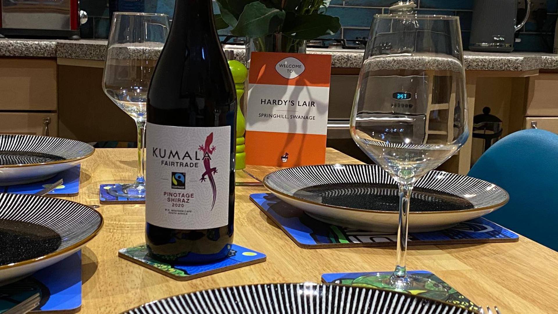 Spacious luxury flat in Swanage, close to beach with parking