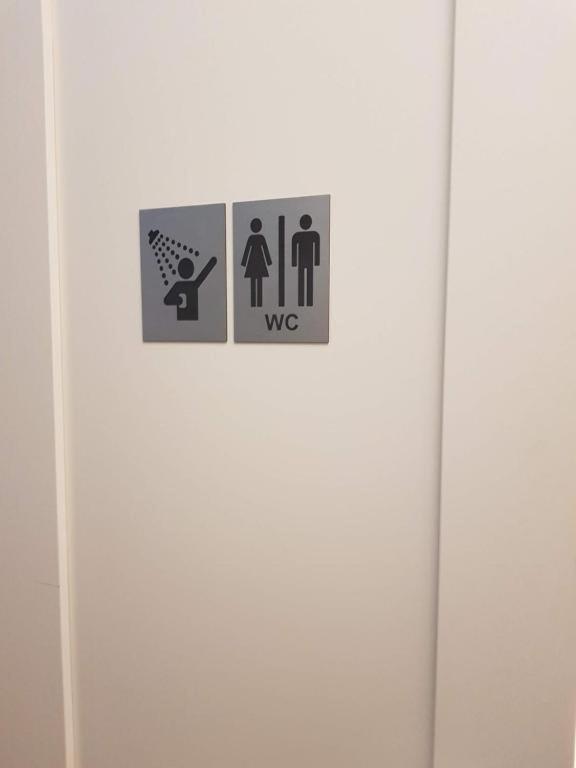 Single Bed in 10-Bed Male Dormitory Room 