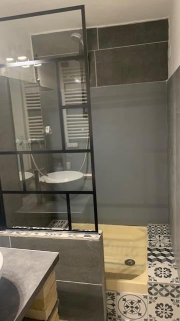 Logement sur pte cour, rez de chaussée, WIFI, CLIM