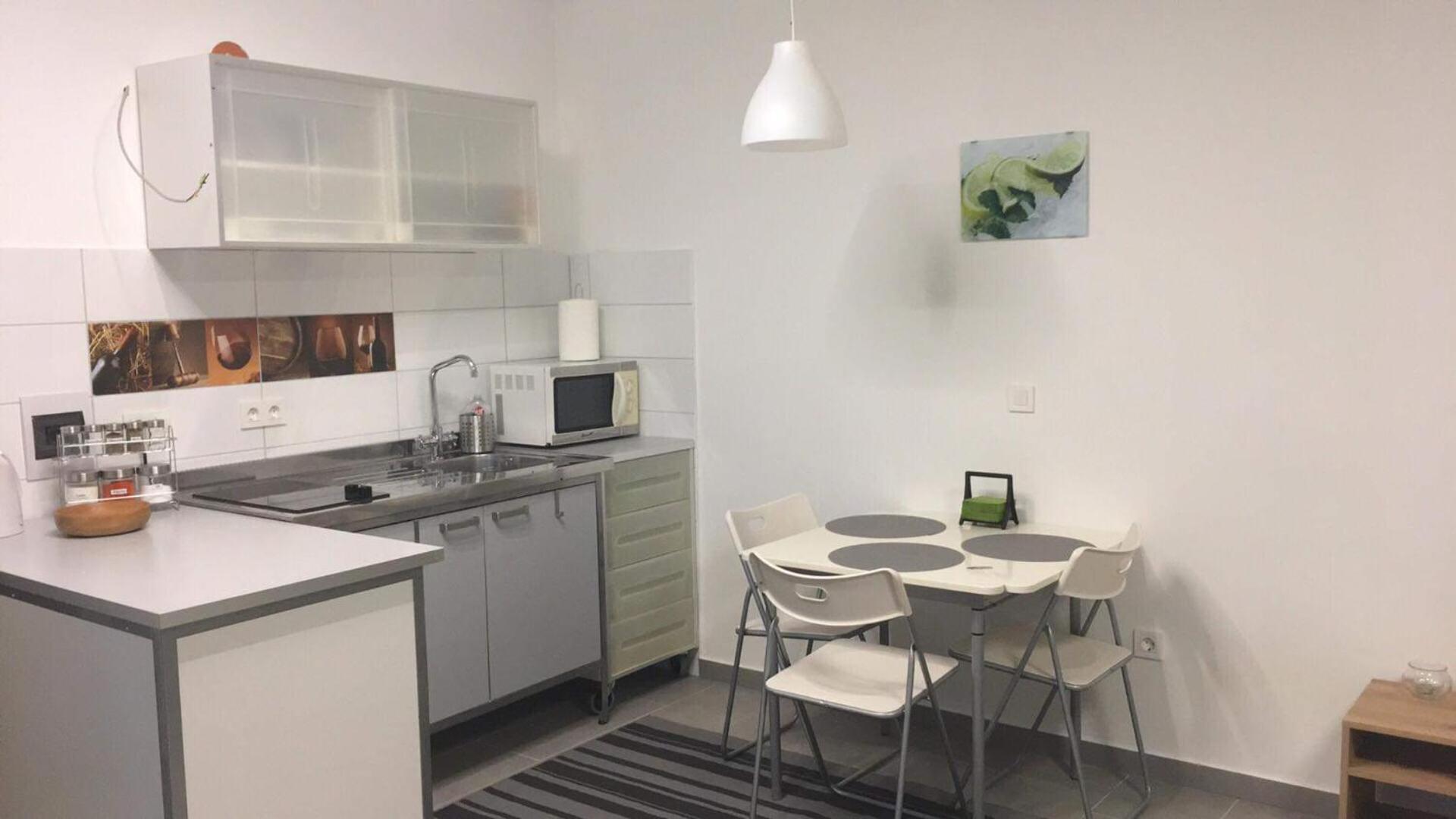 Kitchen or kitchenette