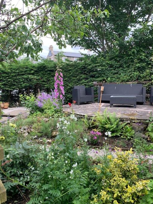 Hannam Cottage, beautiful listed cottage at start of the 3 peaks