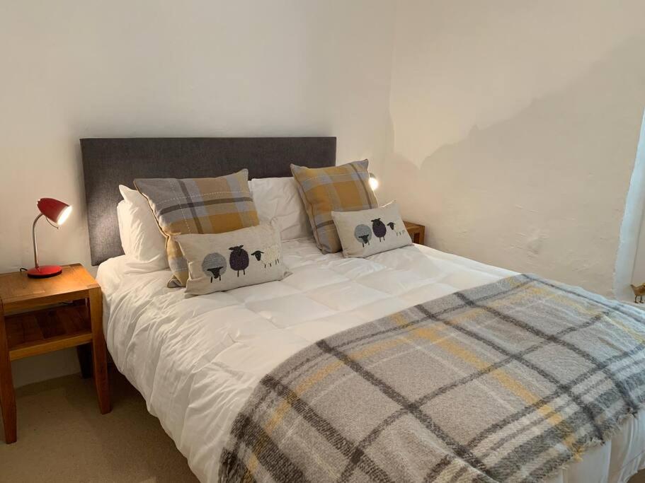 Hannam Cottage, beautiful listed cottage at start of the 3 peaks