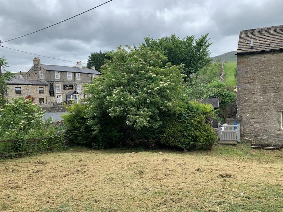 Hannam Cottage, beautiful listed cottage at start of the 3 peaks