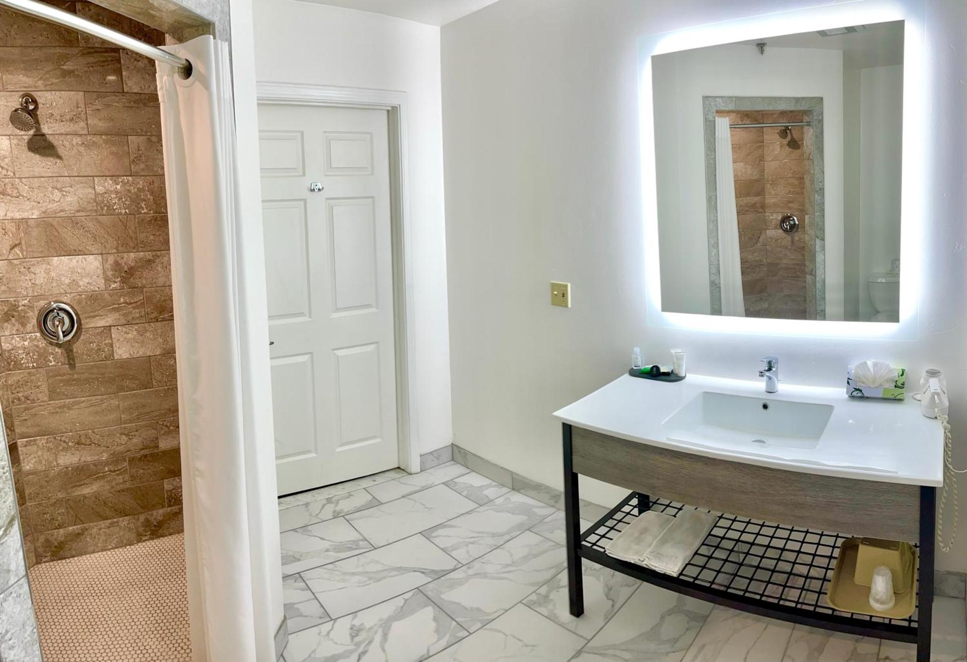 King Room with Spa Bath