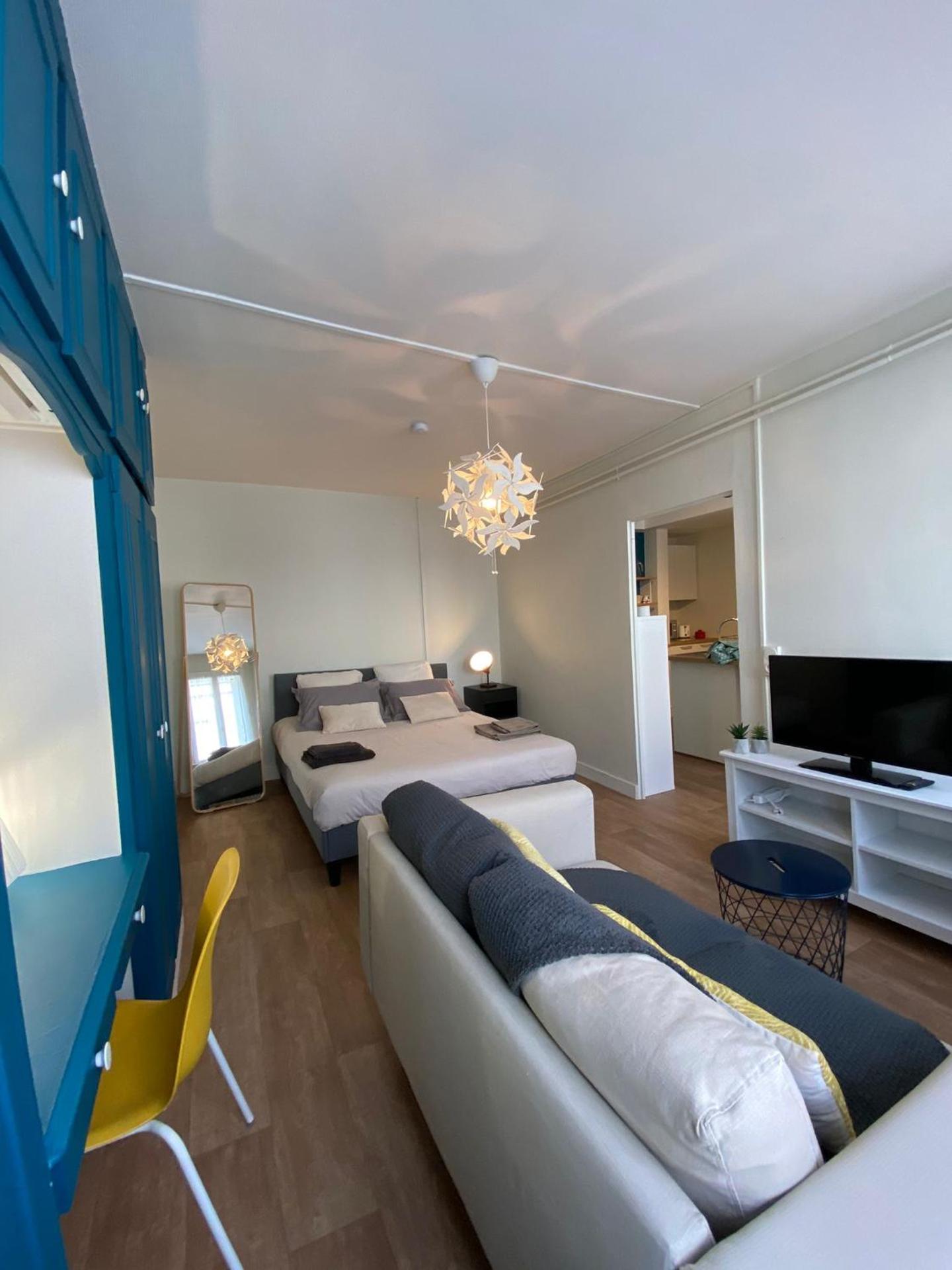 Cosy T1 ! Proche commerces et axes routiers