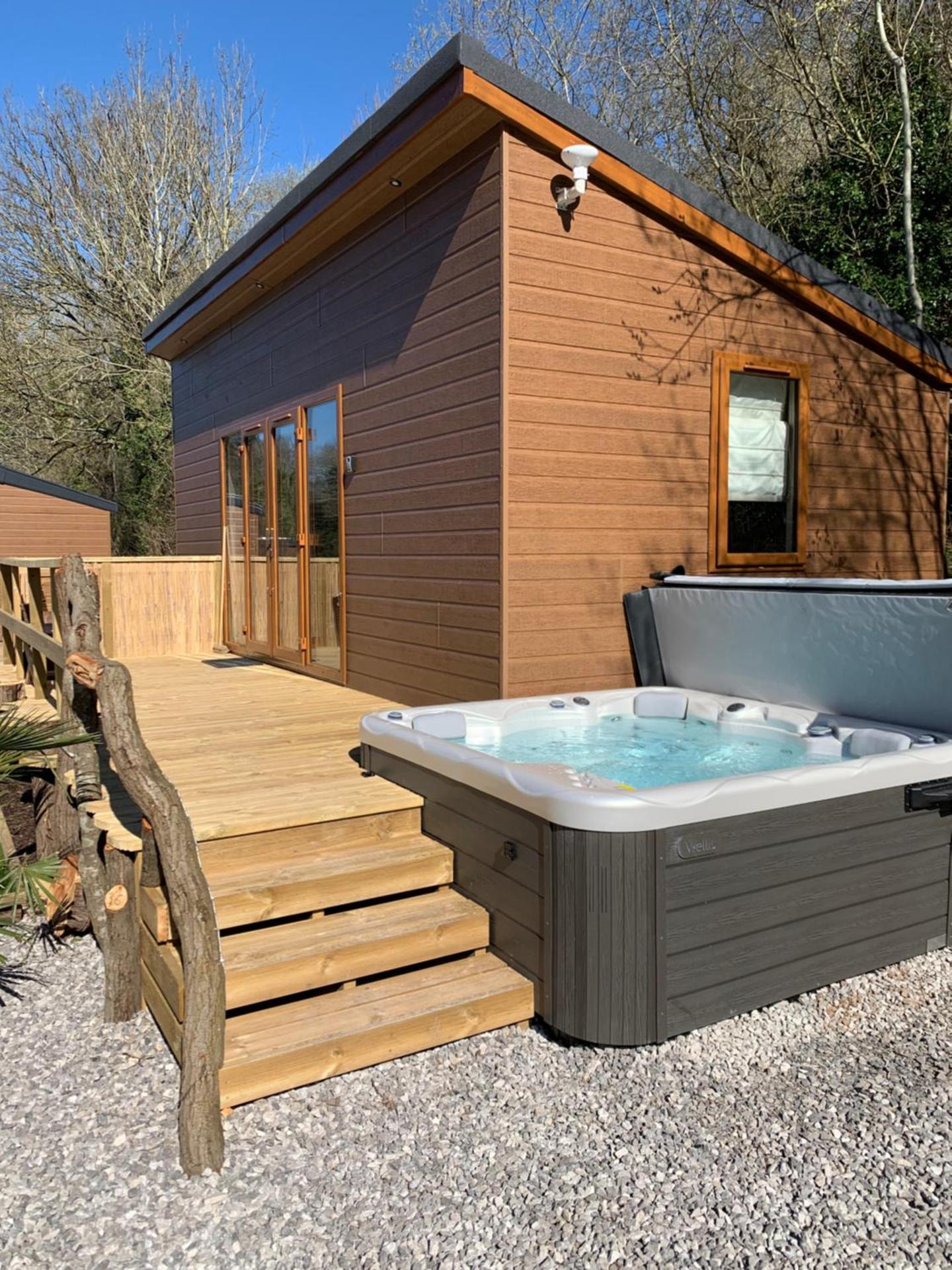 Herons Lake Retreat Hot Tub Lodges