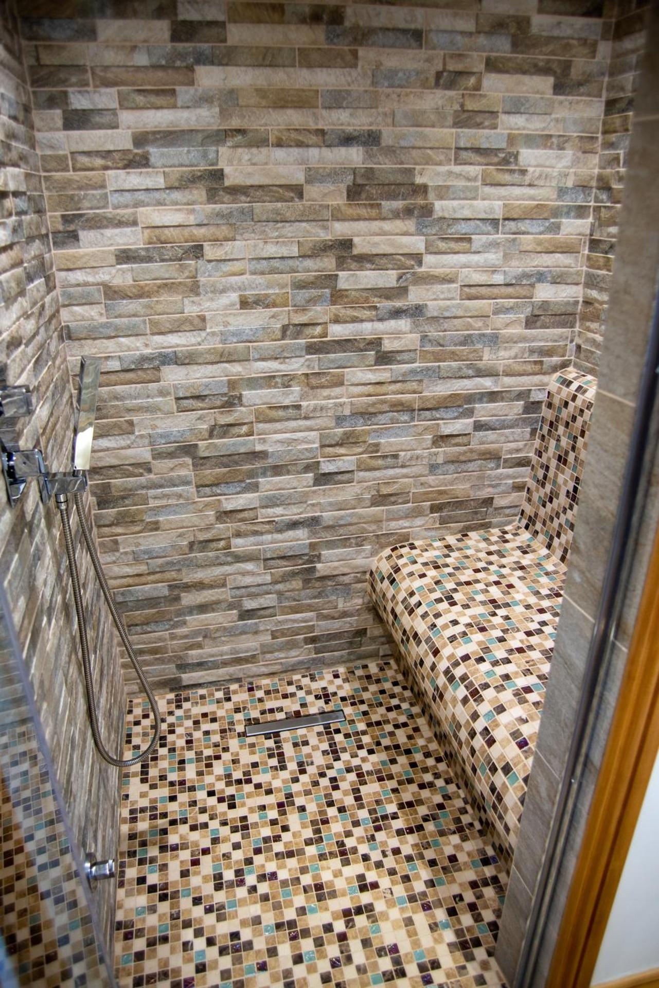 Steamy Cottage a cosy couples cottage & steam room