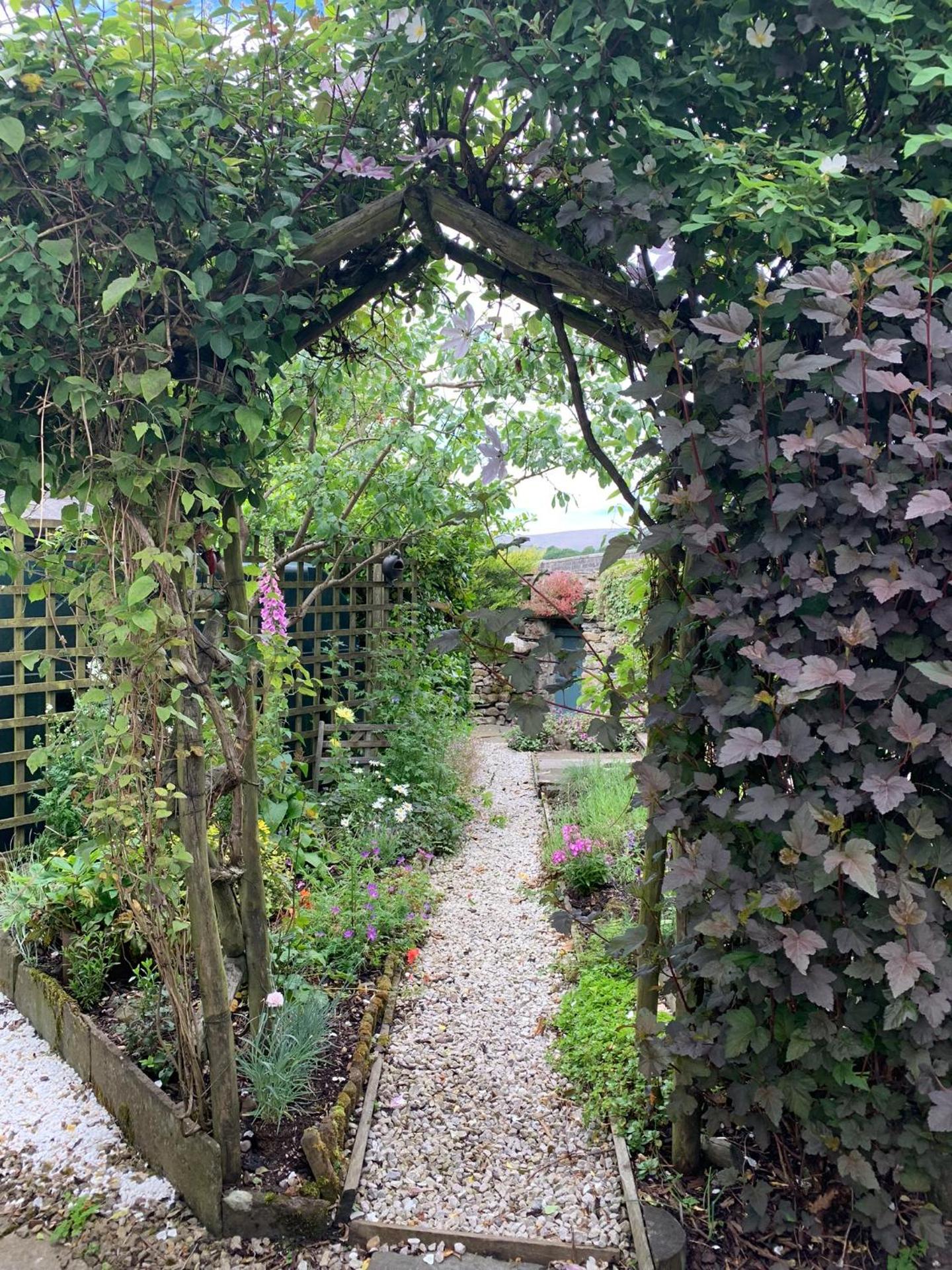 Hannam Cottage, beautiful listed cottage at start of the 3 peaks