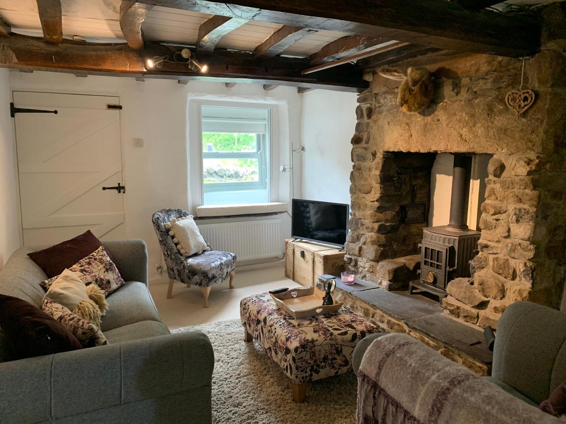 Hannam Cottage, beautiful listed cottage at start of the 3 peaks