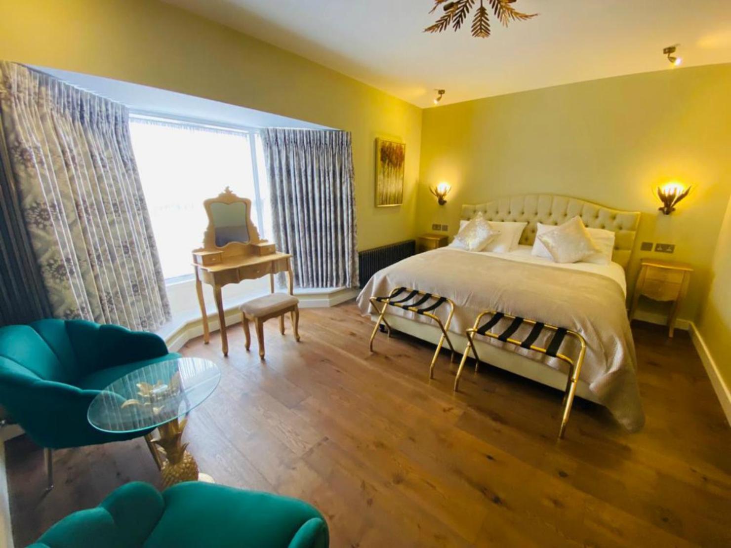 Photo of the whole room