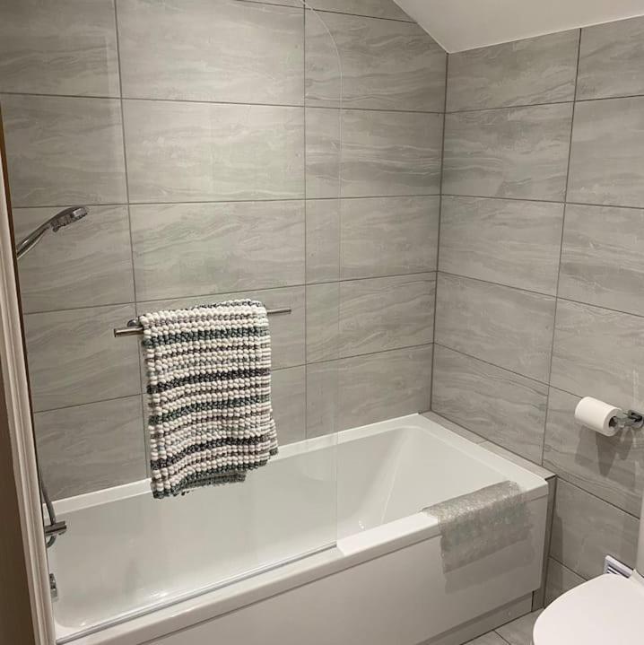 Haven Oaks - Self contained rural lodge 2