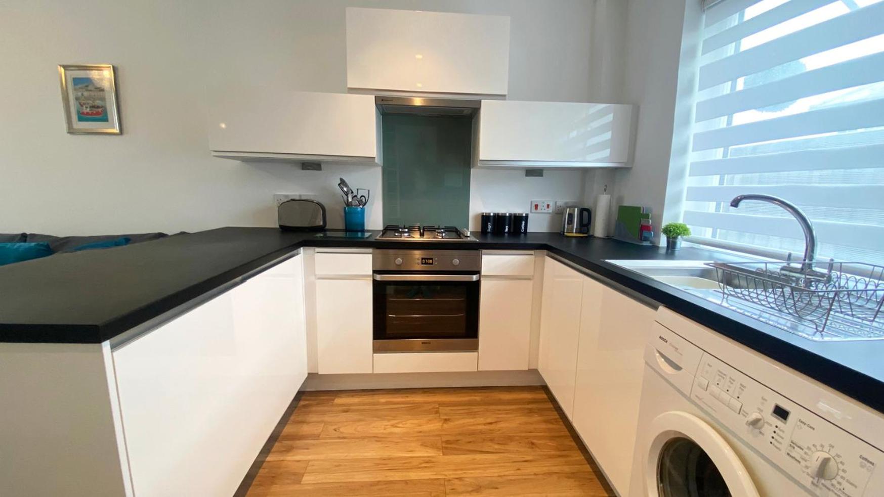 Comfy 2 bed house located at Wareham train station