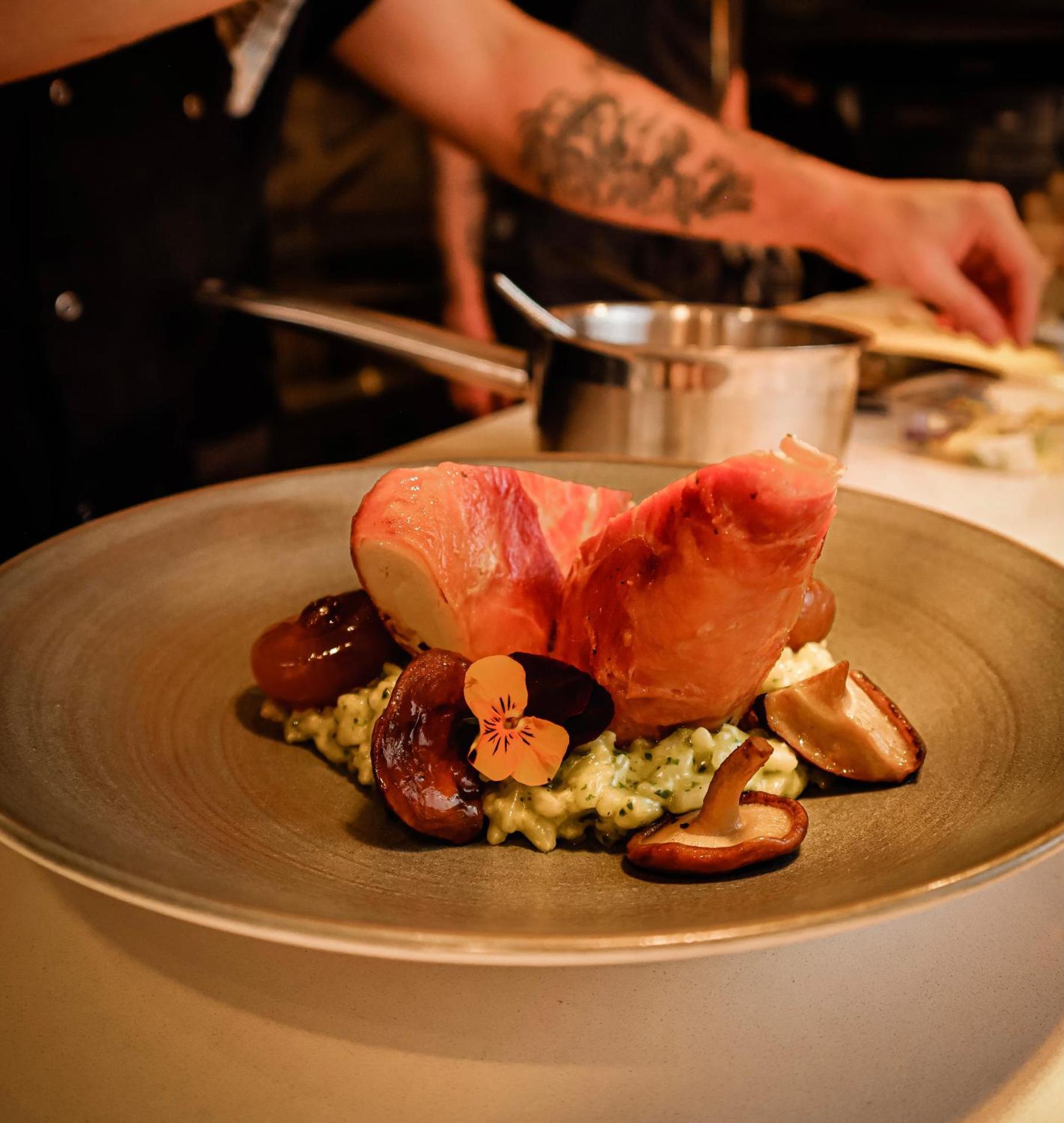 Restaurant/places to eat