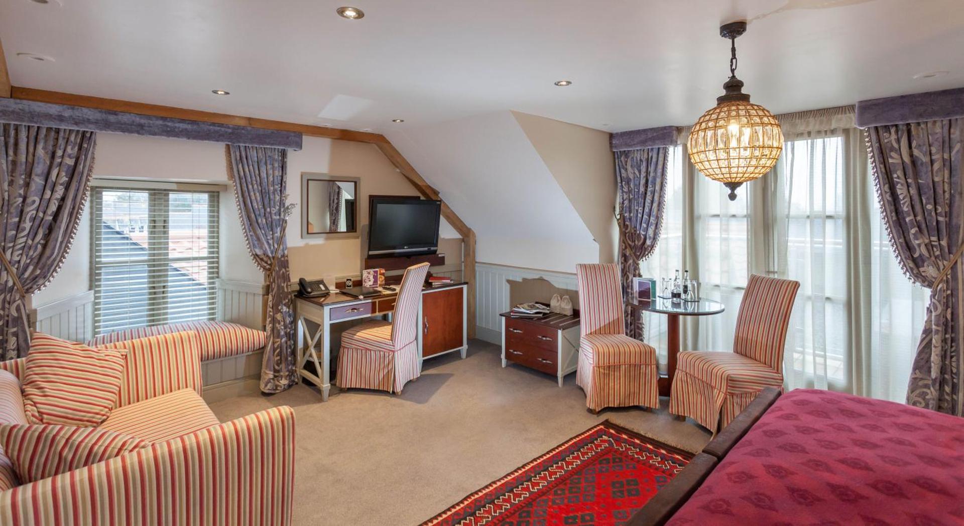 Photo of the whole room