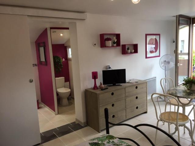 Gite des 2 arbres de la sagesse , agréable chalet avec spa privatif