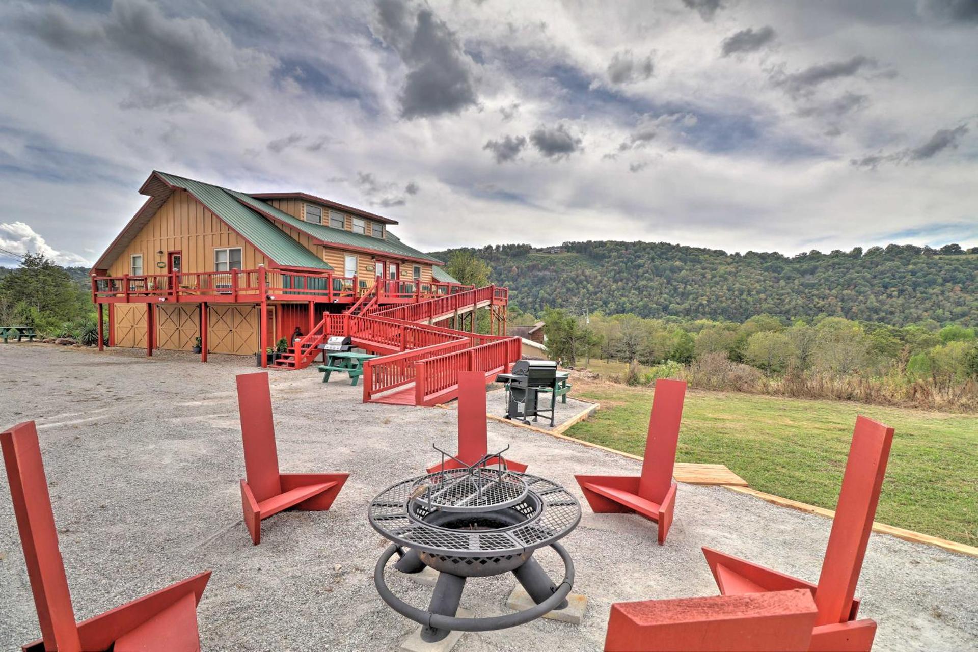 Updated Mtn View Studio with Loft - Near River!