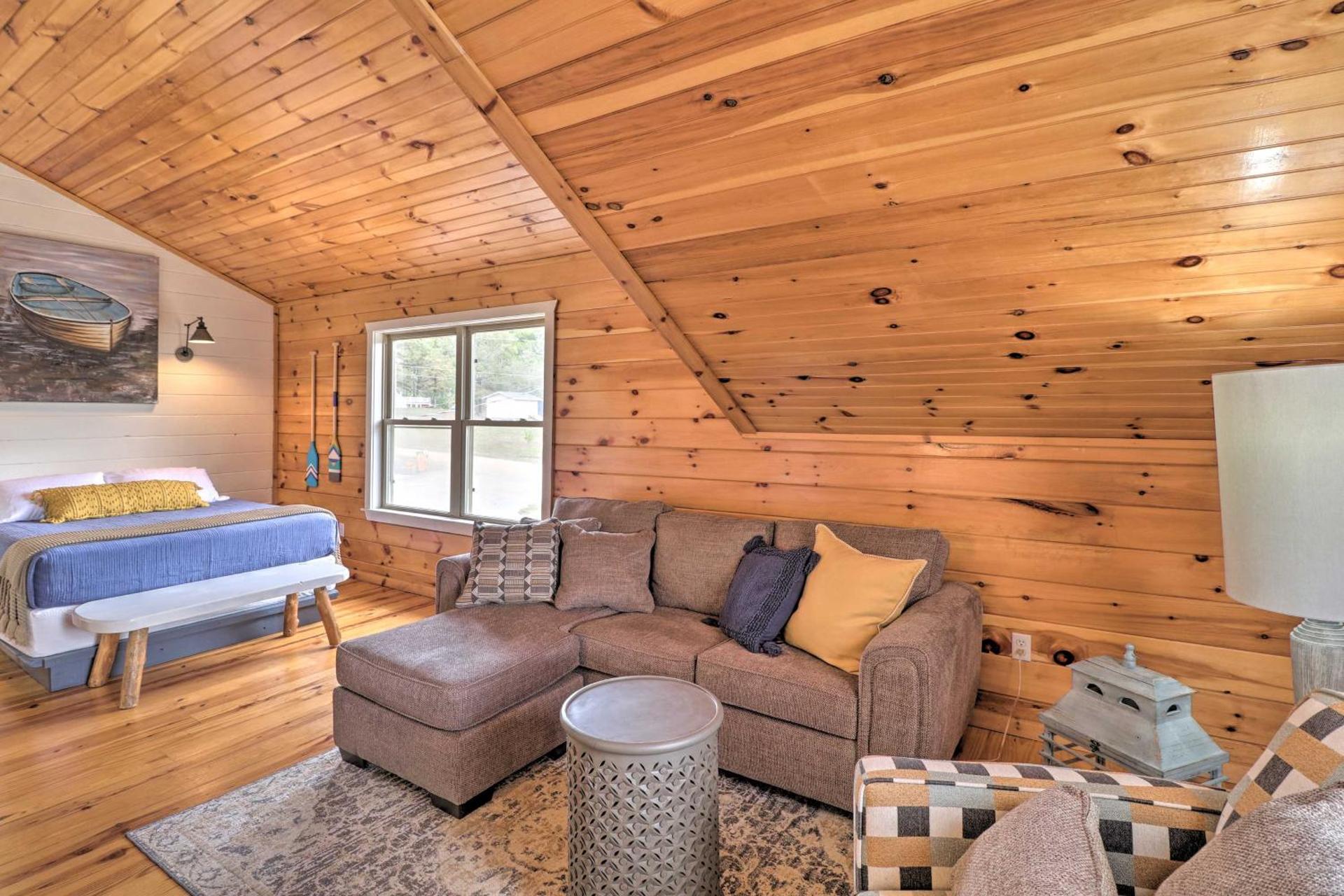 Updated Mtn View Studio with Loft - Near River!