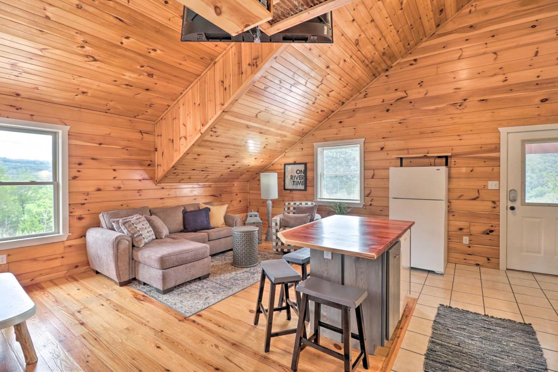 Updated Mtn View Studio with Loft - Near River!