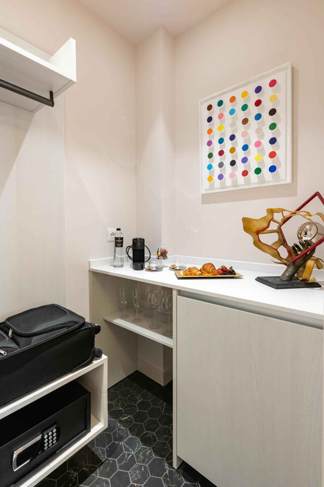 Coffee/tea facilities