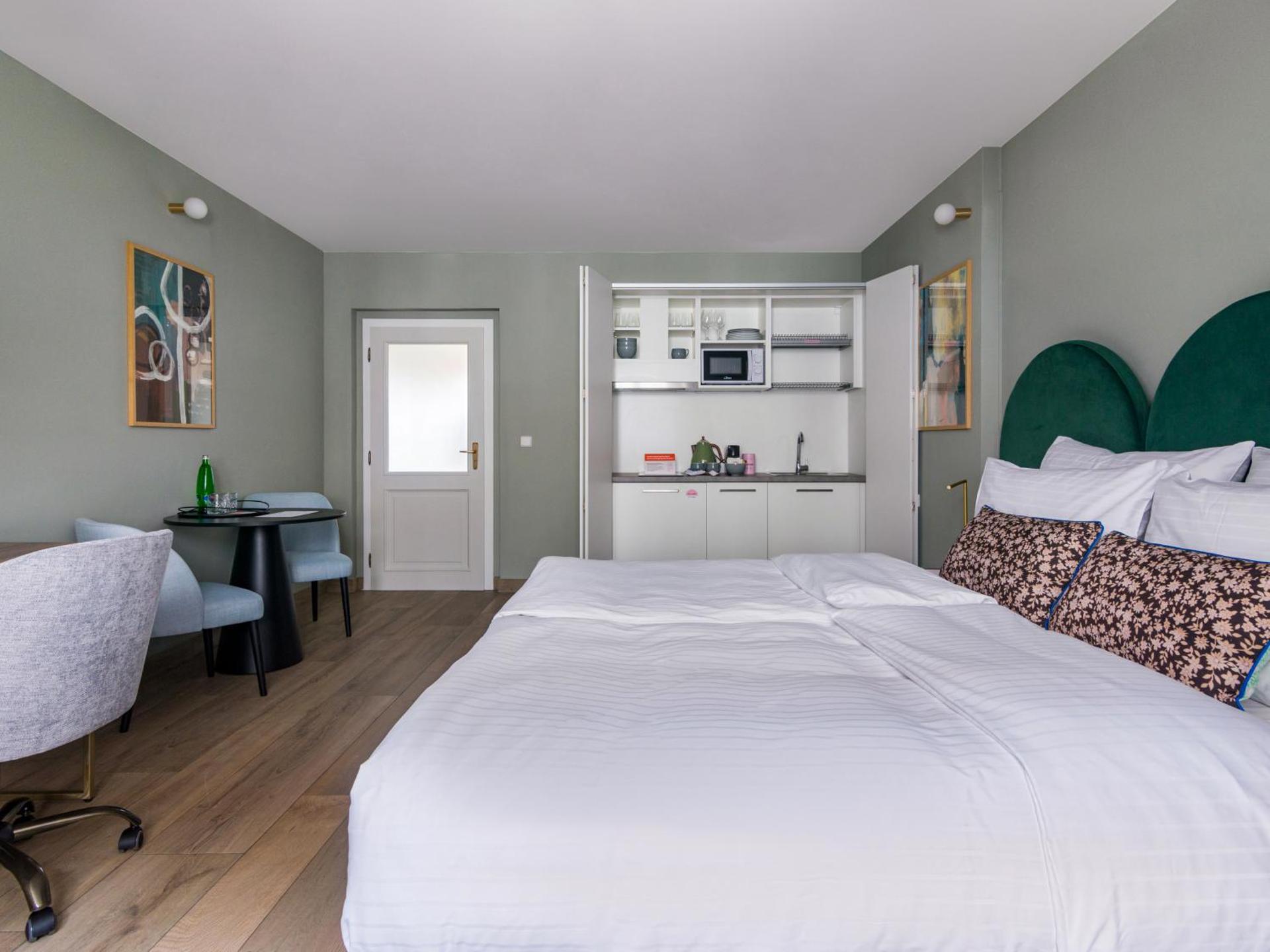 Photo of the whole room