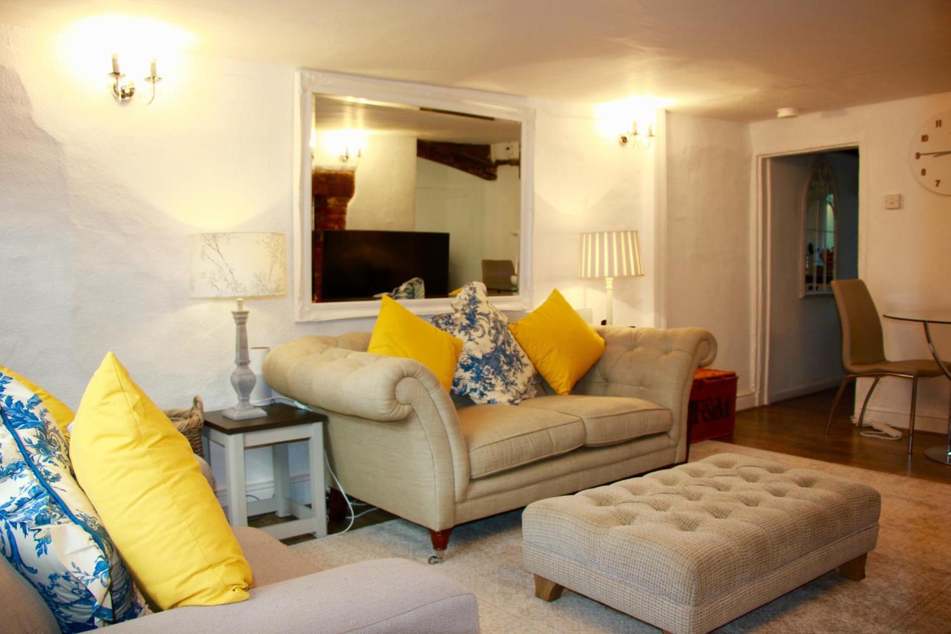 Romantic* Castle on the Hill Cottage *Framlingham