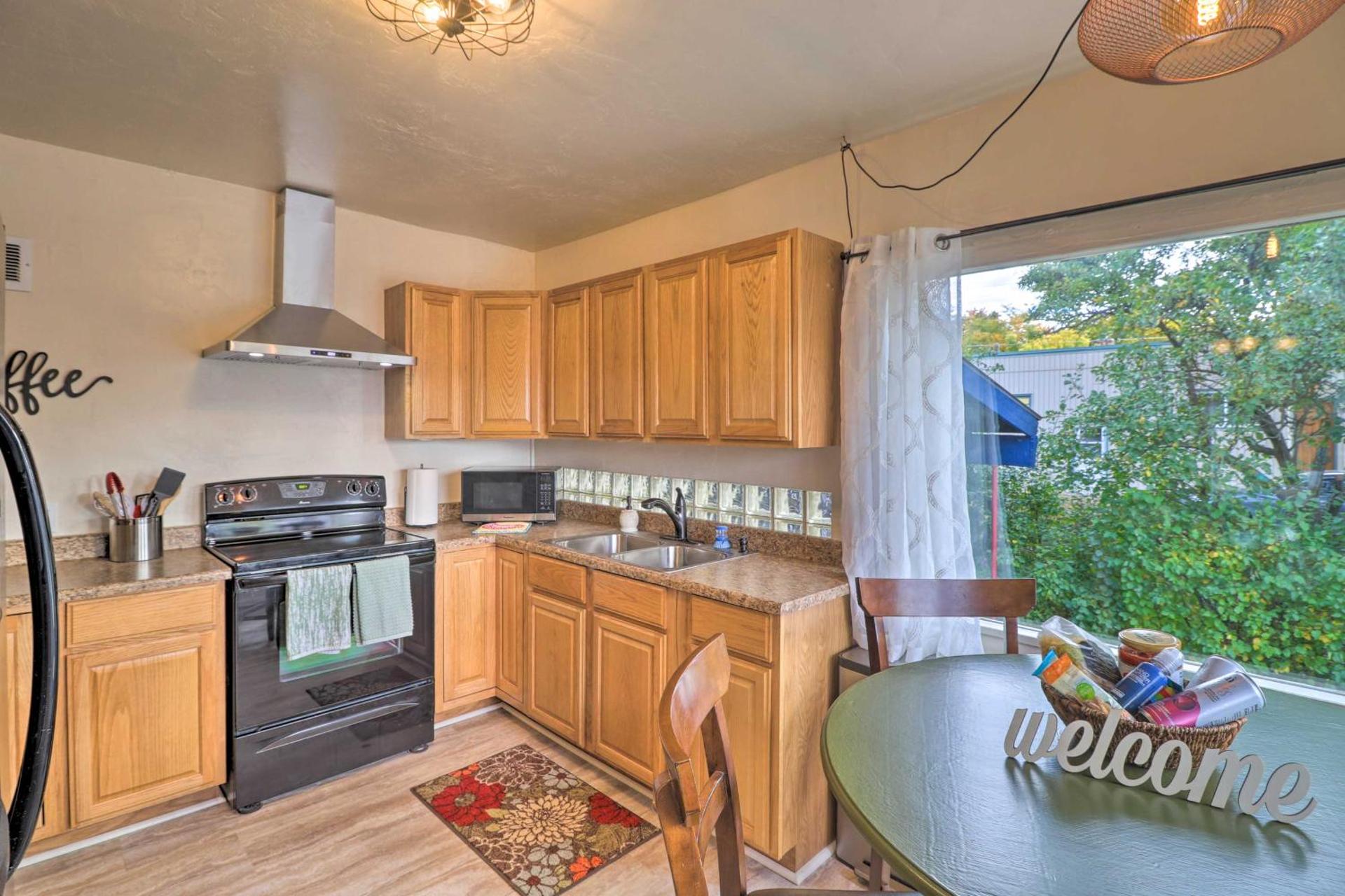 Comfy and Cozy Kalispell Home Walk to Downtown