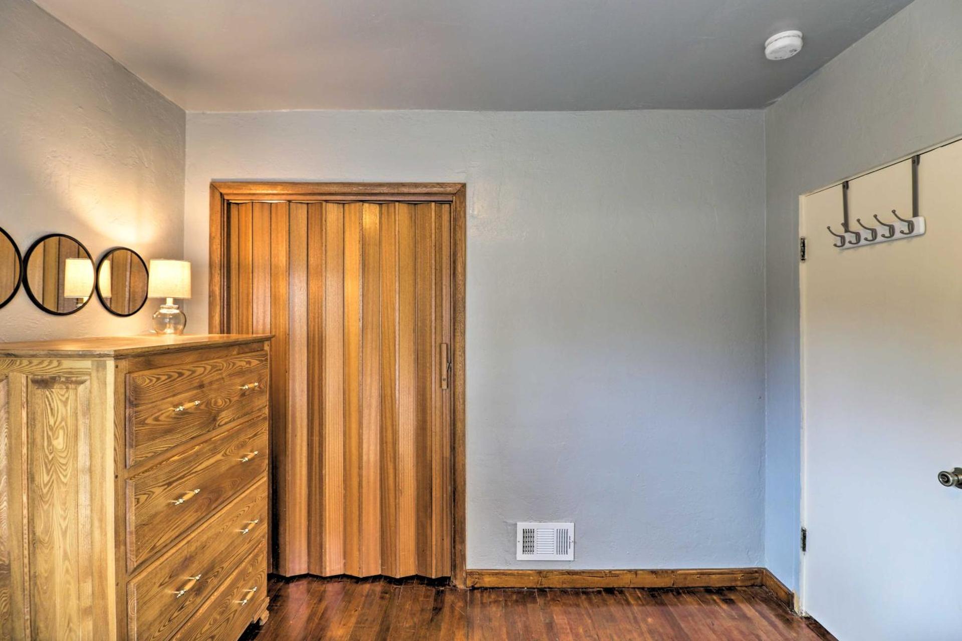 Comfy and Cozy Kalispell Home Walk to Downtown