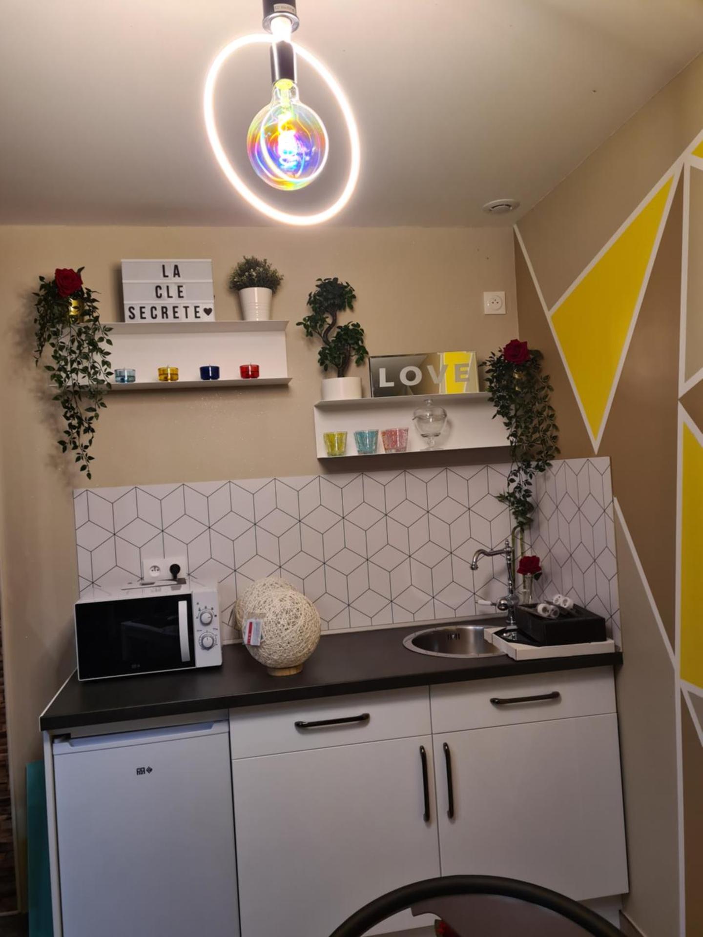 Kitchen or kitchenette