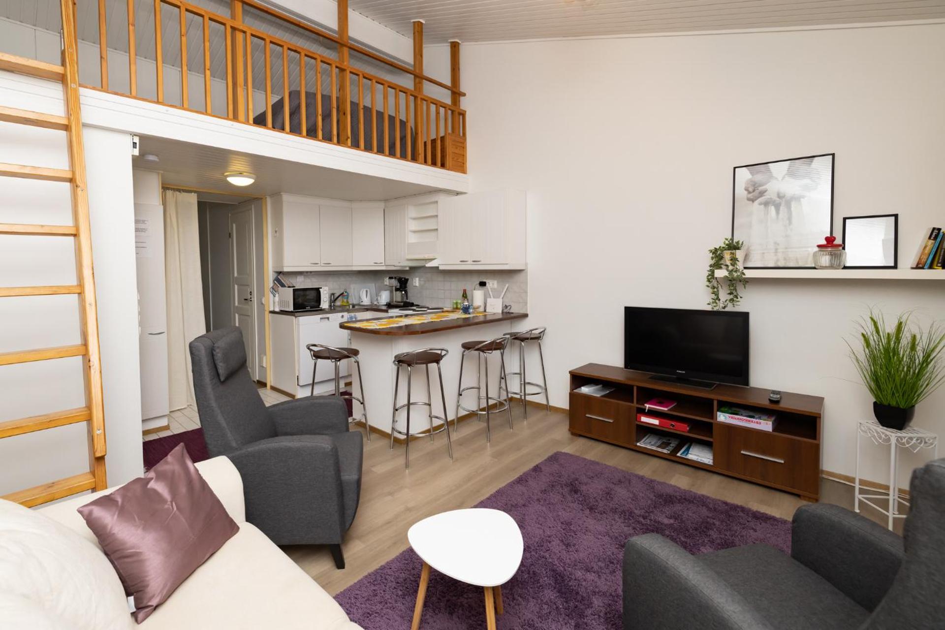 Communal lounge/ TV room