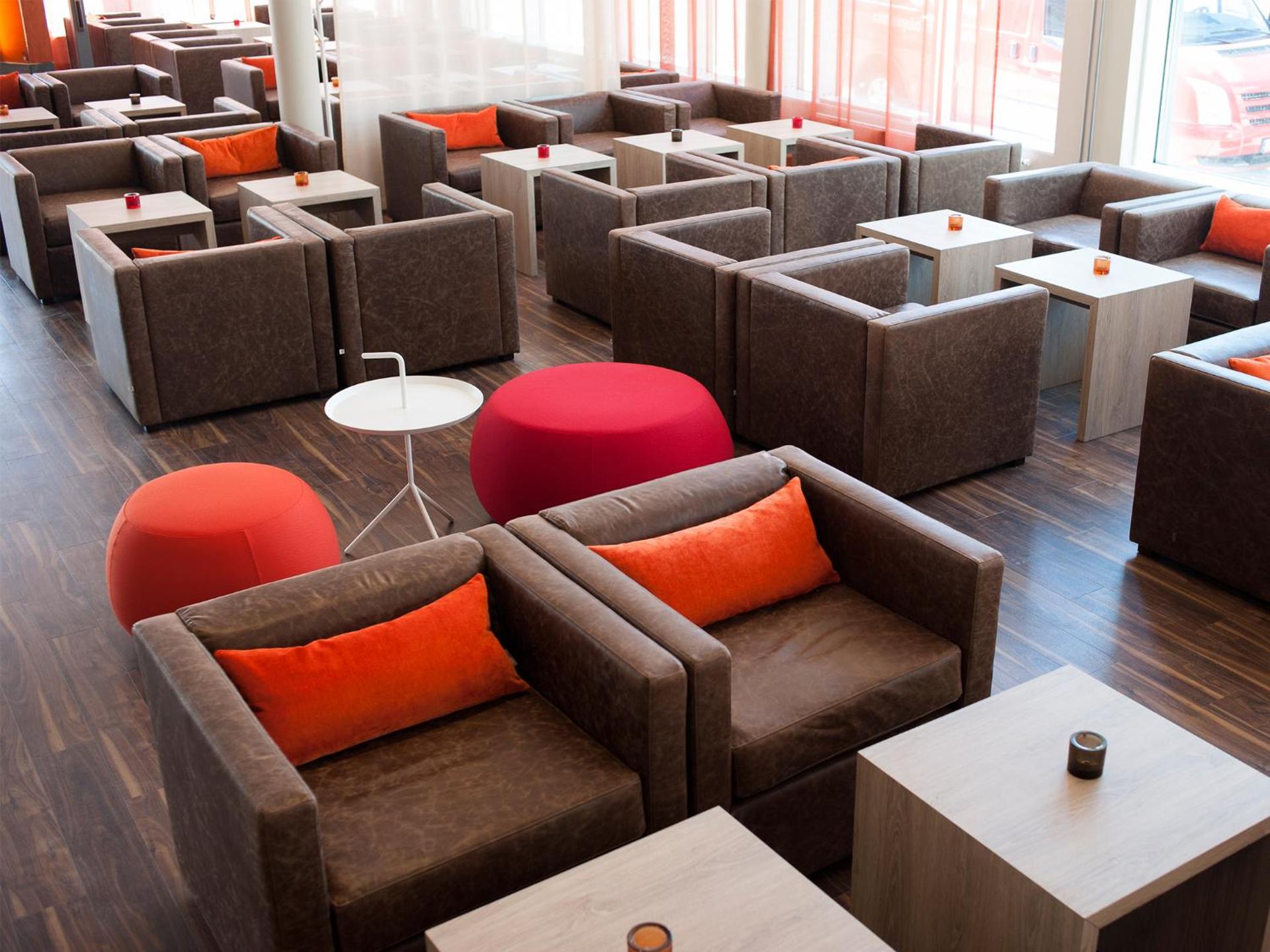 Communal lounge/ TV room