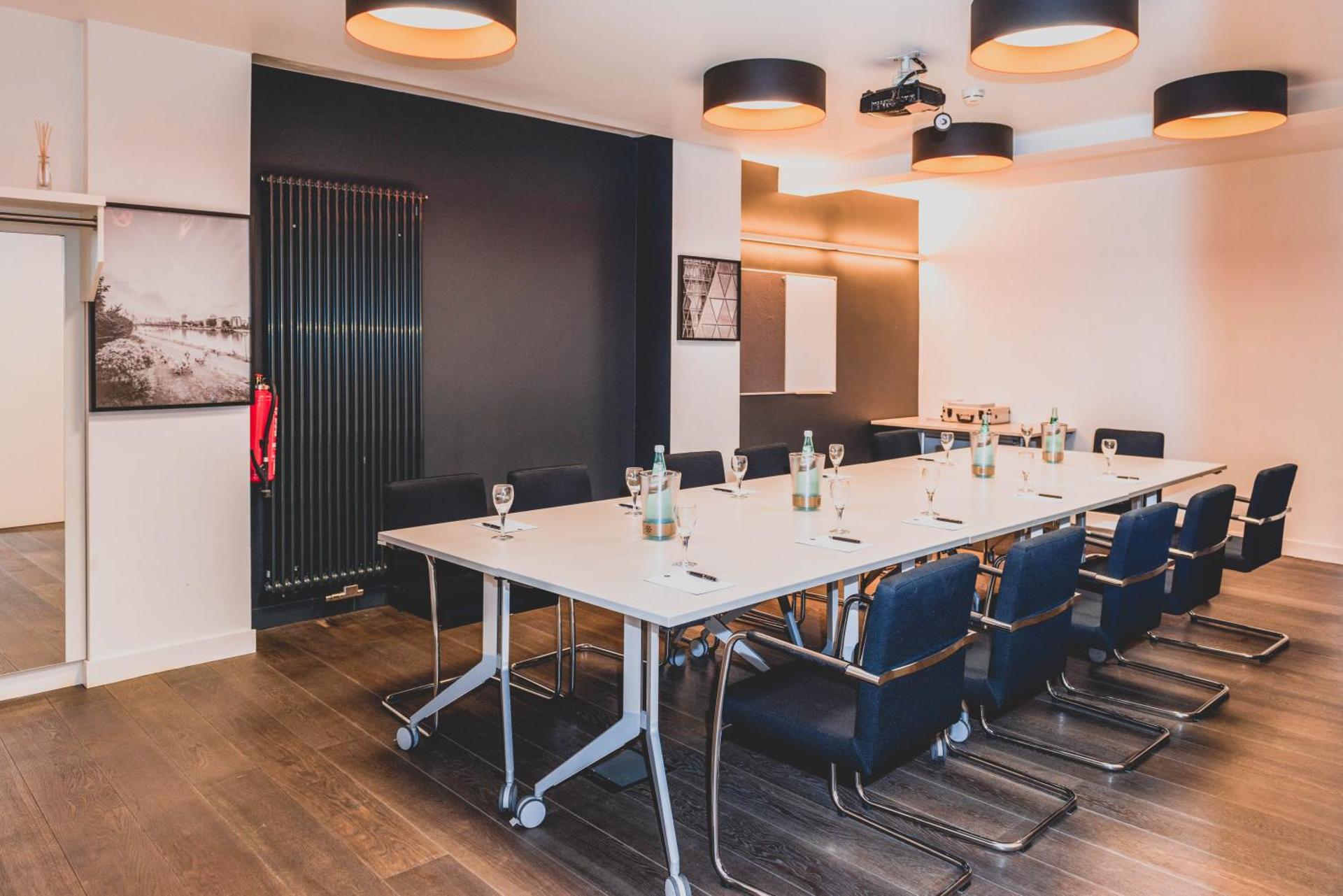 Meeting/conference room