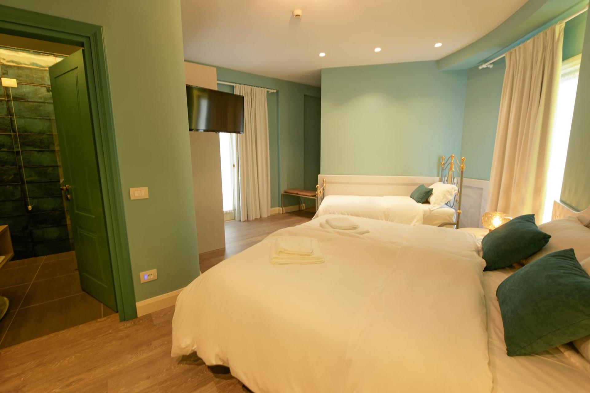 Triple Room with Balcony