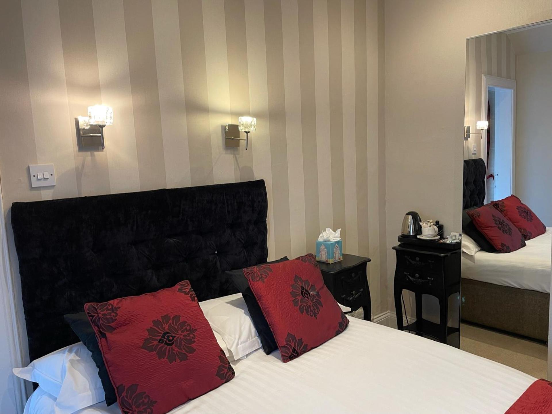 The Original Rosslyn Inn