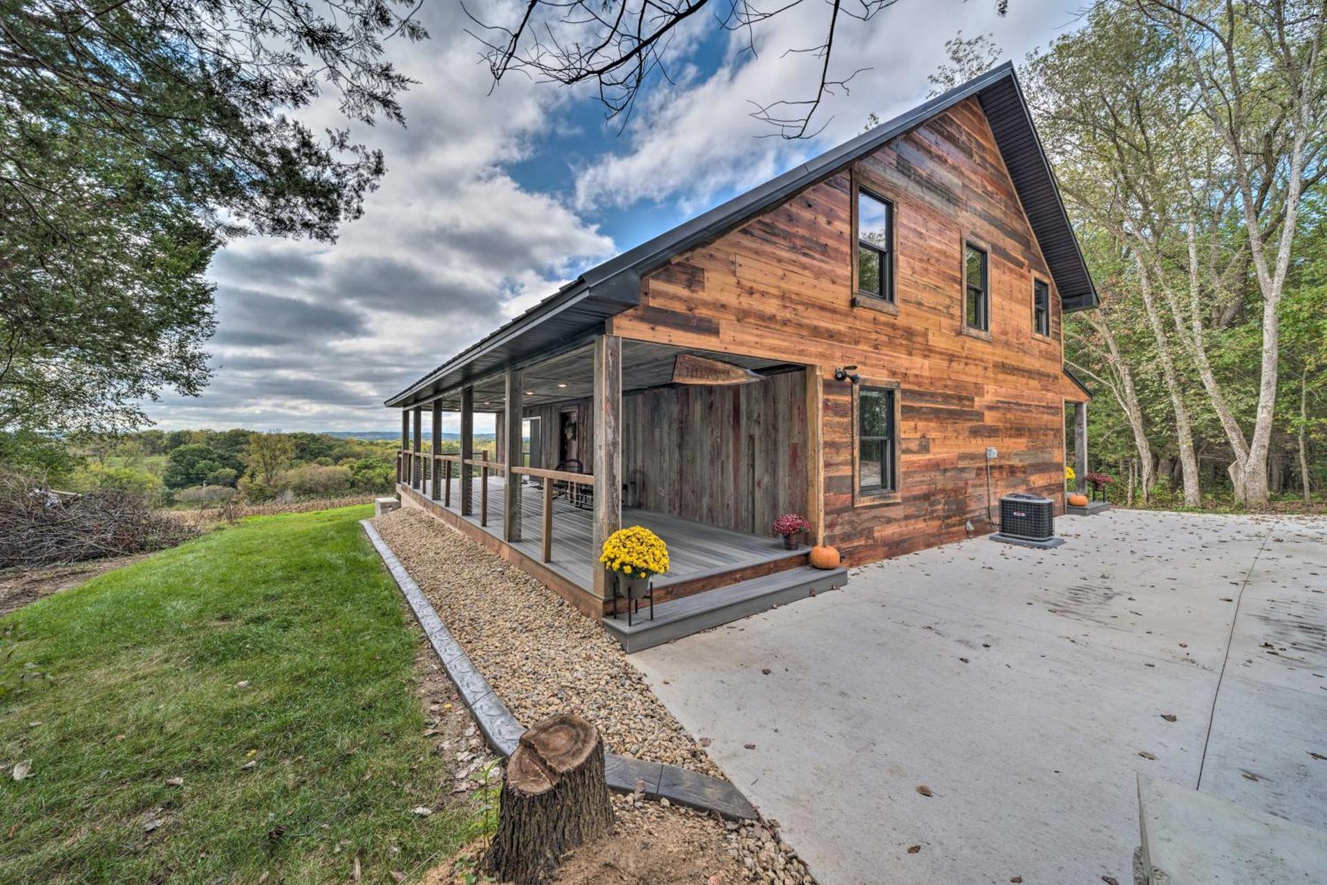 Galena Cabin with Wraparound Porch and Game Room!